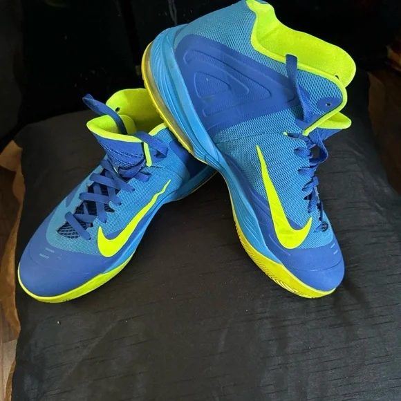 Nike Vibrant Blue and Neon Yellow Sneakers - Picture 4 of 4